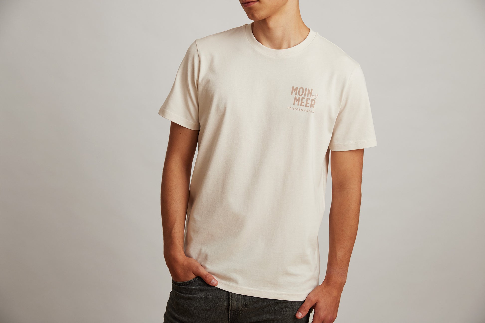 Lässig geschnittenes T-Shirt für Frauen und Männer, creme-weiß